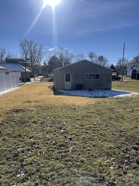 407 E Cherry St, Chatsworth, IL 60921