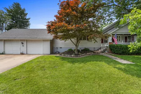 504 S West Union St, Monticello, IL 61856