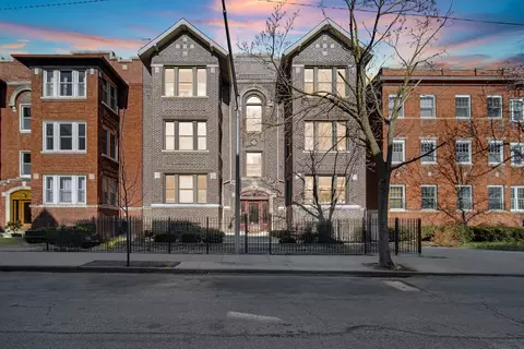 840 W Gunnison St #2E, Chicago, IL 60640