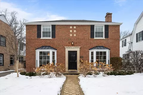 2026 Greenwood Ave, Wilmette, IL 60091