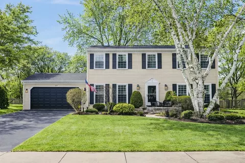 309 Carriage Hill Rd, Naperville, IL 60565