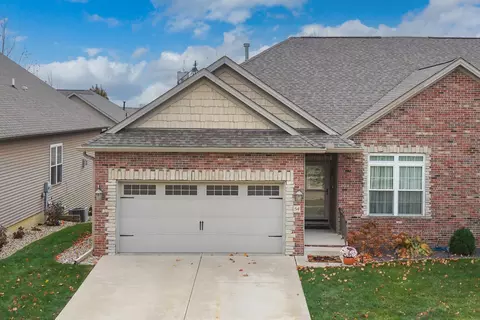 54 Yukon Cir, Bloomington, IL 61705