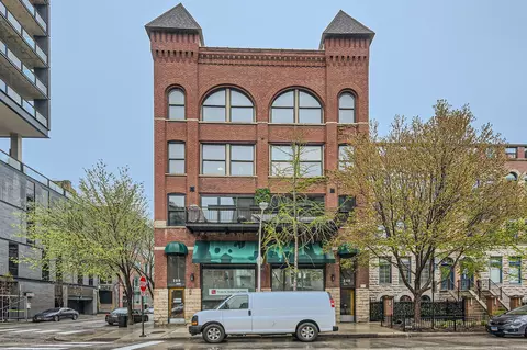 368 W Huron St #2N, Chicago, IL 60654