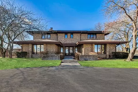 Undisclosed, Libertyville, IL 60048