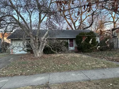 4515 Washington St, Downers Grove, IL 60515