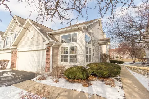 3271 Cool Springs Ct, Naperville, IL 60564