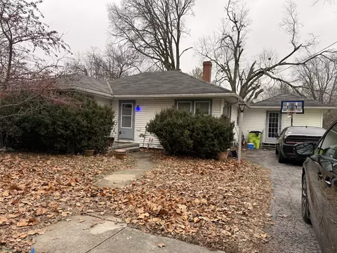 407 N 1st St, Fairbury, IL 61739