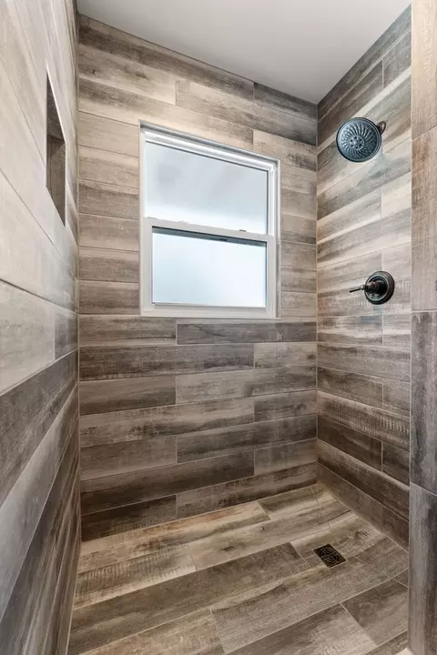Bath - 1138 N Broad St, Griffith, IN 46319 photo 2 of 4