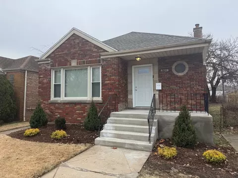 8318 S Blackstone Ave, Chicago, IL 60619