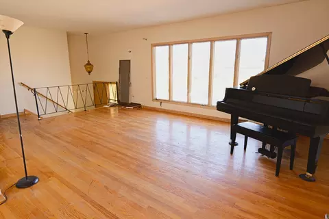 Living - 6432 Cedar Rd, Oak Forest, IL 60452 photo 2 of 4