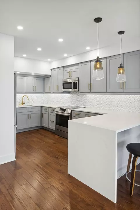 Kitchen - 175 E Delaware Pl #7204, Chicago, IL 60611 photo 3 of 3