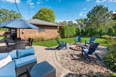 Exterior - 824 Echo Ln, Glenview, IL 60025 photo 5 of 5