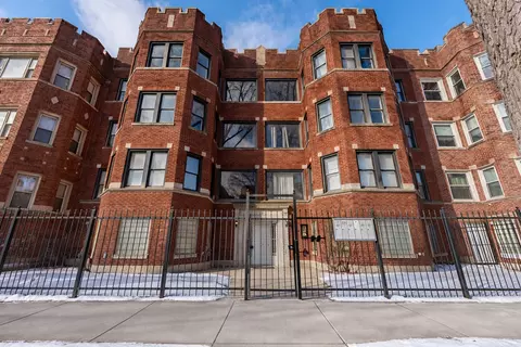 7628 S Essex Ave #1N, Chicago, IL 60649