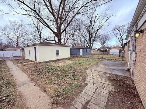Exterior - 14610 Blackstone Ave, Dolton, IL 60419 photo 3 of 4
