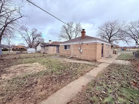 Exterior - 14610 Blackstone Ave, Dolton, IL 60419 photo 2 of 4