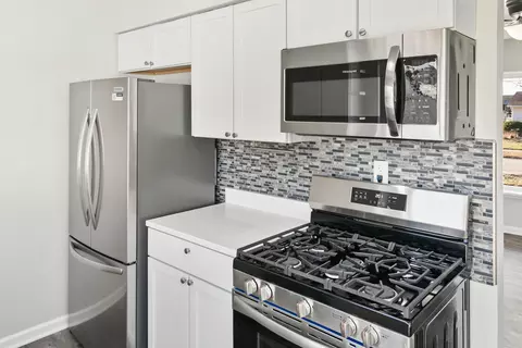 Kitchen - 118 Springleaf Dr, Bolingbrook, IL 60440 photo 2 of 3