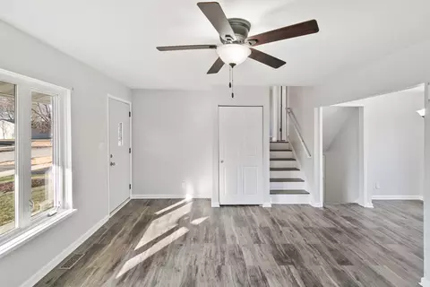 Living - 118 Springleaf Dr, Bolingbrook, IL 60440 photo 2 of 3