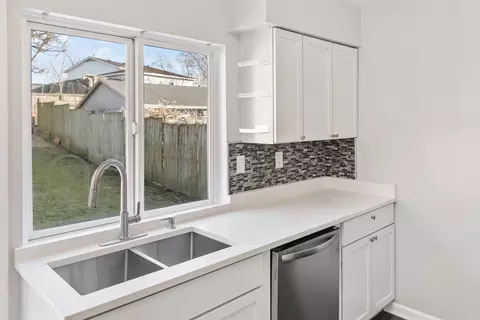Kitchen - 118 Springleaf Dr, Bolingbrook, IL 60440 photo 3 of 3