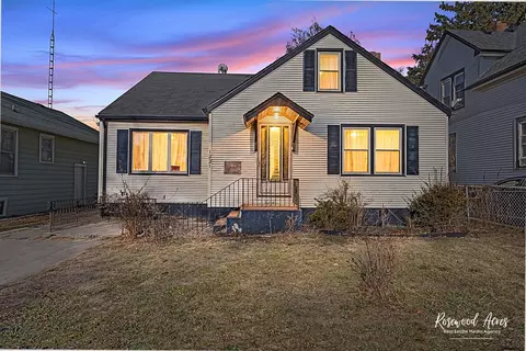 1221 E Chestnut St, Kankakee, IL 60901