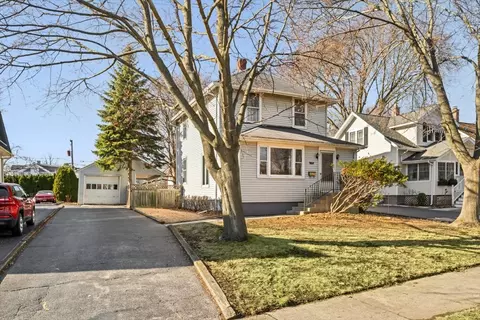 1206 Griffith Rd, Lake Forest, IL 60045