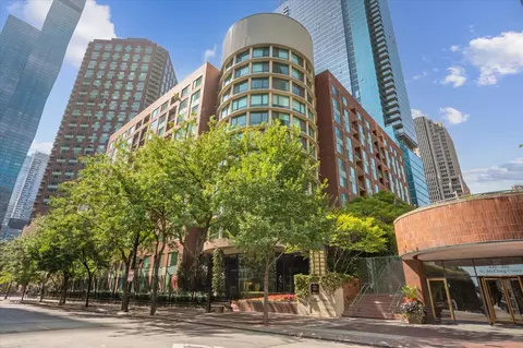 440 N Mcclurg Ct #916, Chicago, IL 60611