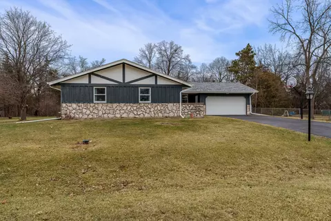 1369 Luanna Dr, Rockford, IL 61103