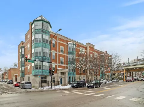 1801 W Addison St #1E, Chicago, IL 60613