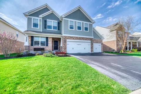 8288 Mulberry Dr, Woodridge, IL 60517
