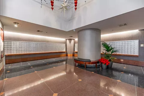 Entry Way - Undisclosed, Chicago, IL 60613 photo 4 of 4