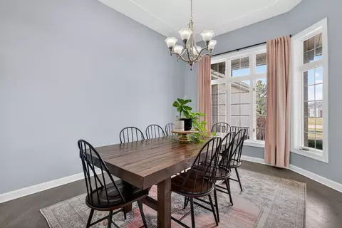 Dining - 2804 Ninovan Ln, Minooka, IL 60447 photo 3 of 5