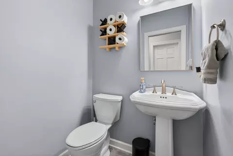 Bath - 2804 Ninovan Ln, Minooka, IL 60447 photo 6 of 10