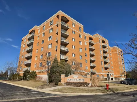 6815 N Milwaukee Ave #210, Niles, IL 60714