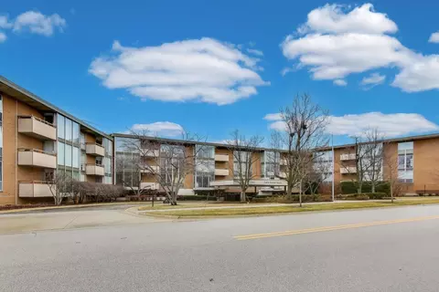 1301 N Western Ave #325, Lake Forest, IL 60045