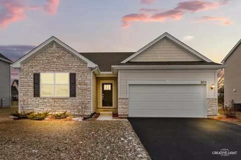301 Andrew Dr, Yorkville, IL 60560