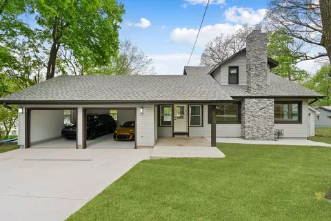 6 N362 Riverside Dr, Saint Charles, IL 60174