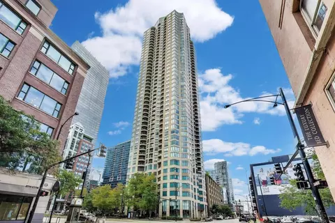 400 N Lasalle Dr #1912, Chicago, IL 60610
