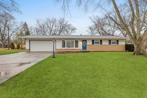3 S481 Osage Dr, Glen Ellyn, IL 60137