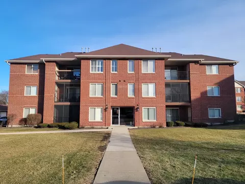 6970 Heritage Cir #1C, Orland Park, IL 60462