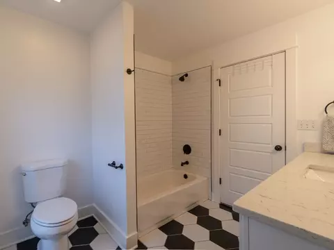 Bath - 357 W Park Ave, Aurora, IL 60506 photo 1 of 3