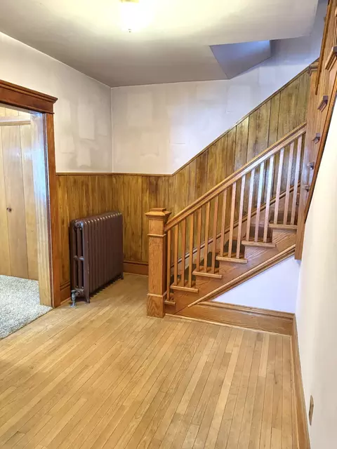 Entry Way - 6 S151 Old Eola Rd, Eola, IL 60519 photo 2 of 6