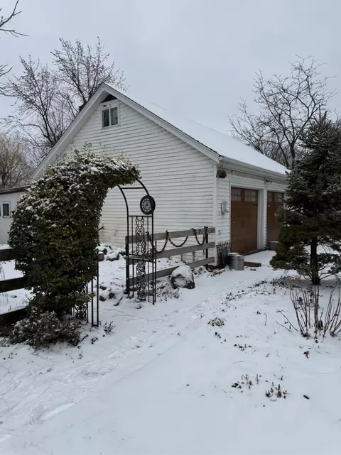 Exterior - 6 S151 Old Eola Rd, Eola, IL 60519 photo 25 of 26