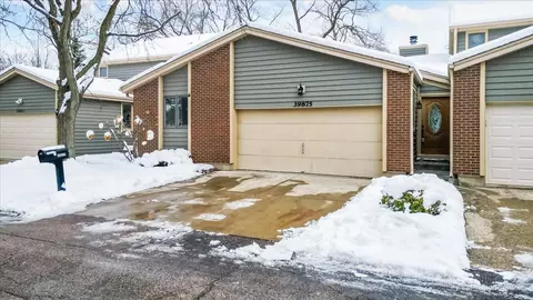 39875 N Golf Ln, Antioch, IL 60002