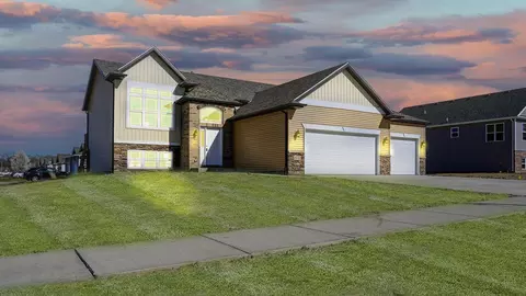 8240 Dylan Dr, Merrillville, IN 46410