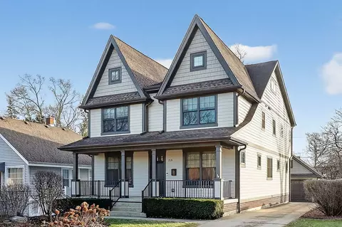 215 7th St, Downers Grove, IL 60515