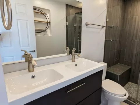 Bath - 700 Lakeside Cir Dr, Wheeling, IL 60090 photo 5 of 6