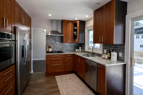 Kitchen - 700 Lakeside Cir Dr, Wheeling, IL 60090 photo 1 of 1