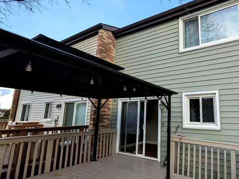 Exterior - 700 Lakeside Cir Dr, Wheeling, IL 60090 photo 3 of 3