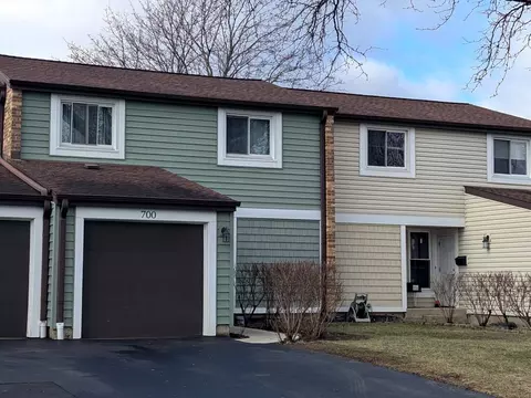 700 Lakeside Cir Dr, Wheeling, IL 60090