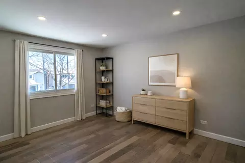 Bedroom - 700 Lakeside Cir Dr, Wheeling, IL 60090 photo 3 of 3