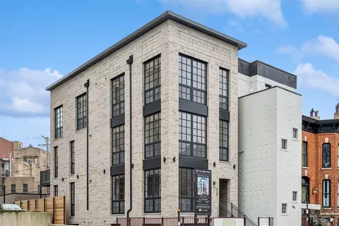 327 W Armitage Ave #1, Chicago, IL 60614